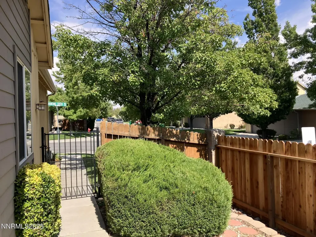 5651 Hunting Creek Sparks NV 89436