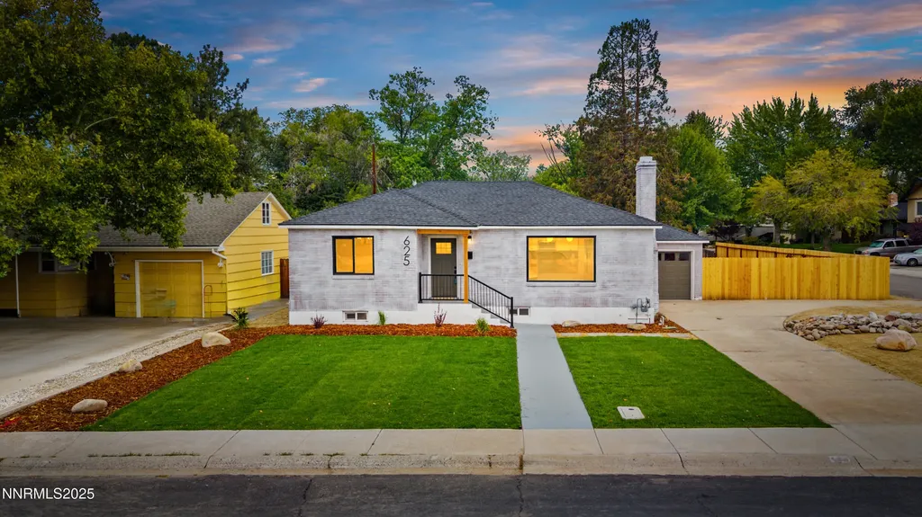 625 Hunter Lake Reno NV 89509