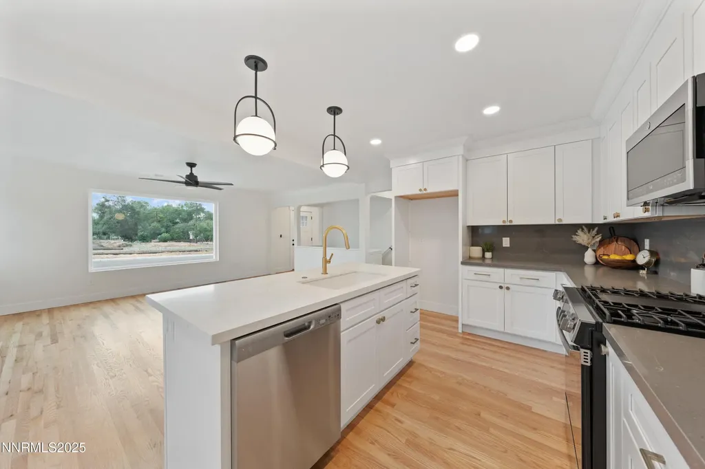 625 Hunter Lake Reno NV 89509