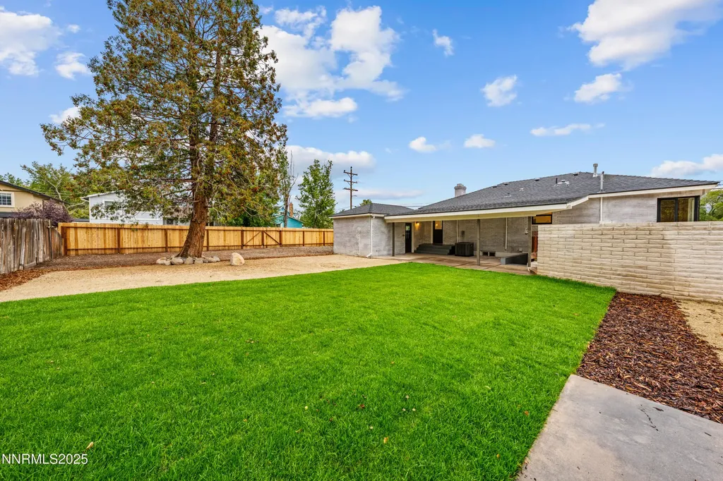 625 Hunter Lake Reno NV 89509