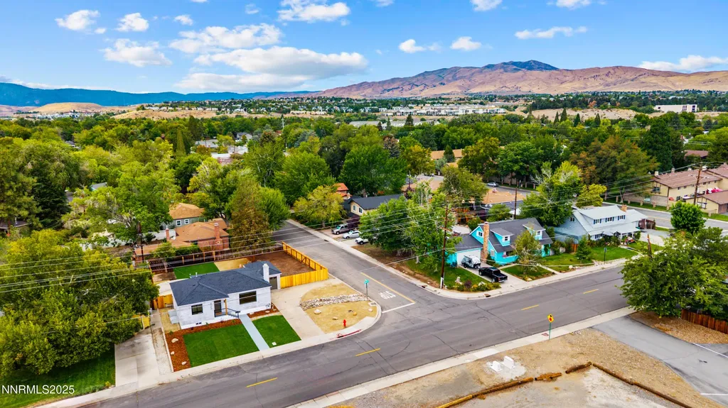 625 Hunter Lake Reno NV 89509