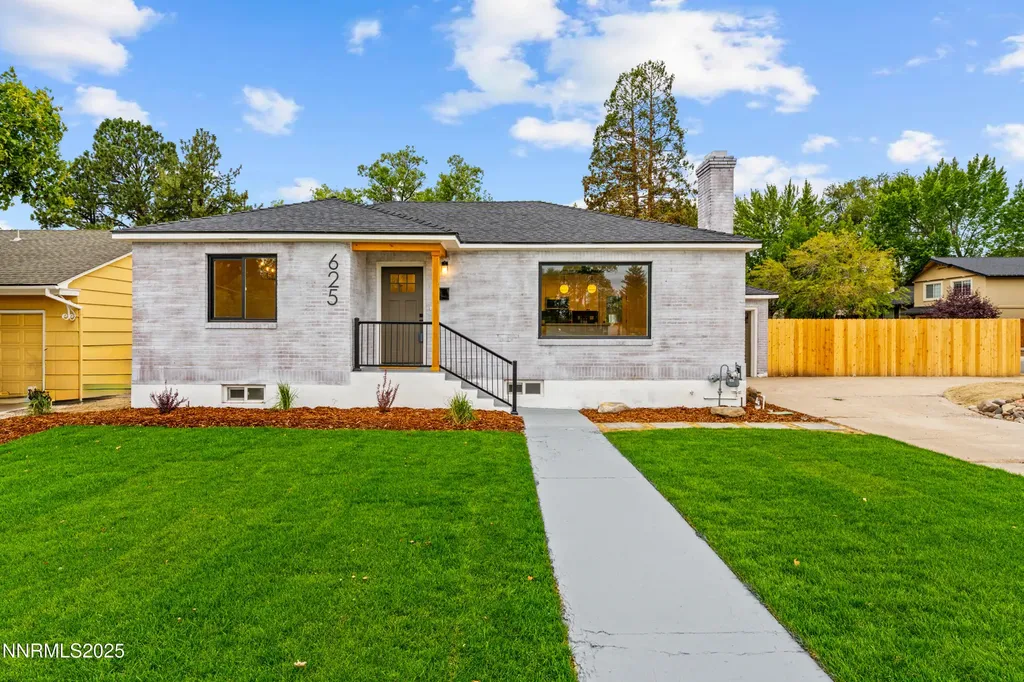 625 Hunter Lake Reno NV 89509