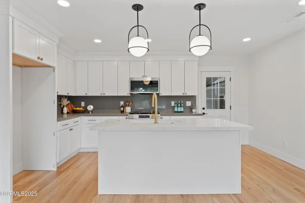 625 Hunter Lake Reno NV 89509