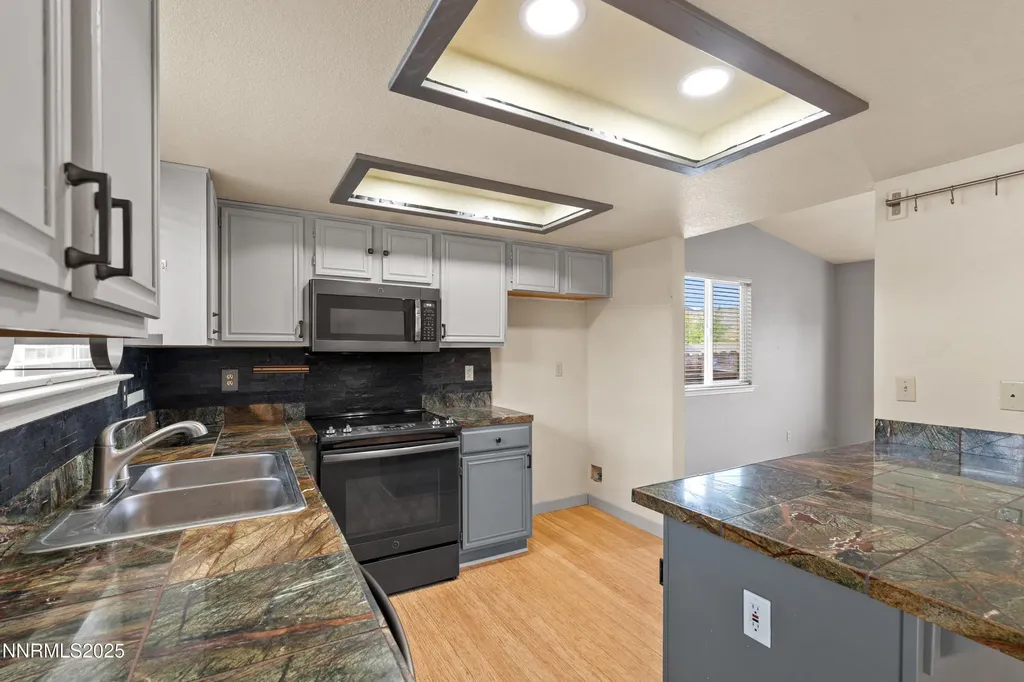 997 Ridgeview Carson City NV 89705