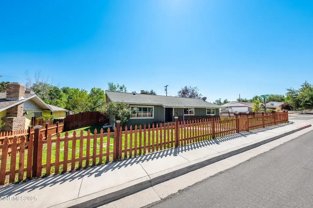 1480 Hunter Lake Reno NV 89509