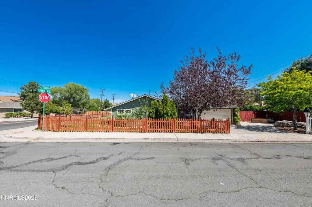 1480 Hunter Lake Reno NV 89509