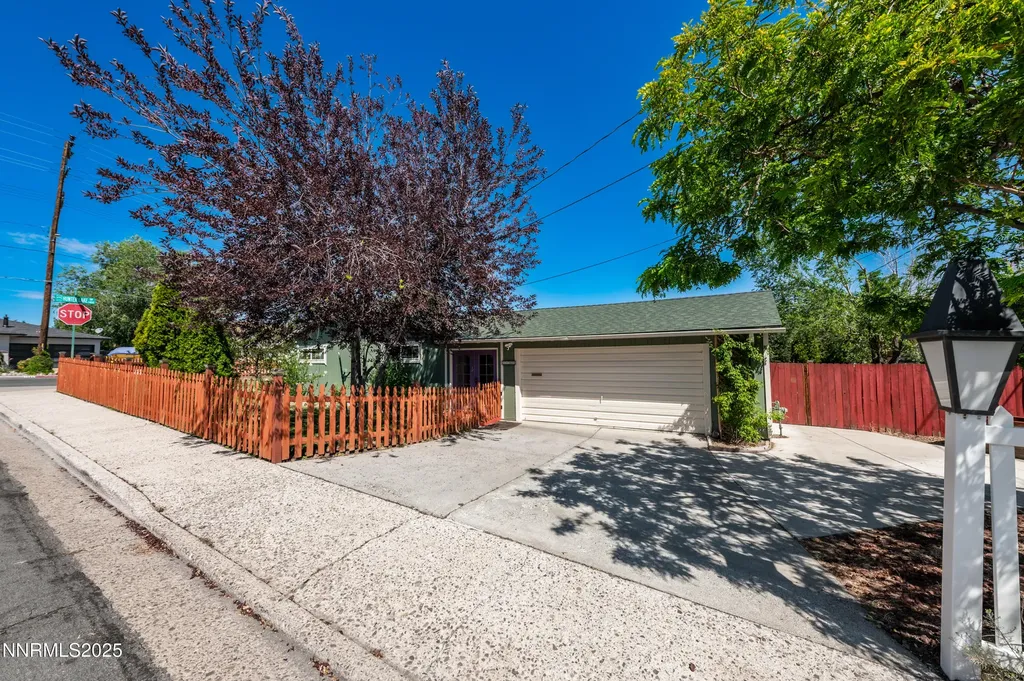 1480 Hunter Lake Reno NV 89509