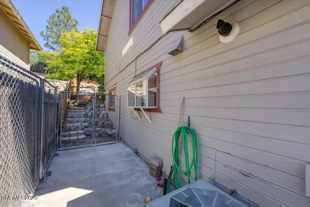 531 Tarn Reno NV 89503