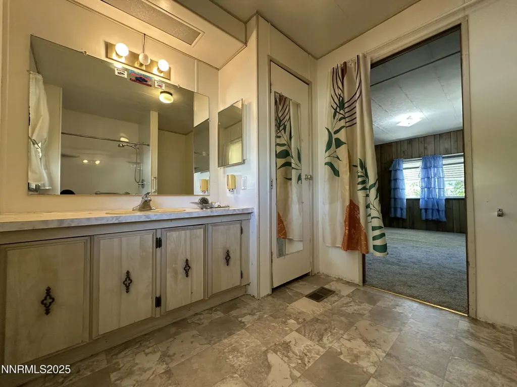 17870 Fantail Reno NV 89508