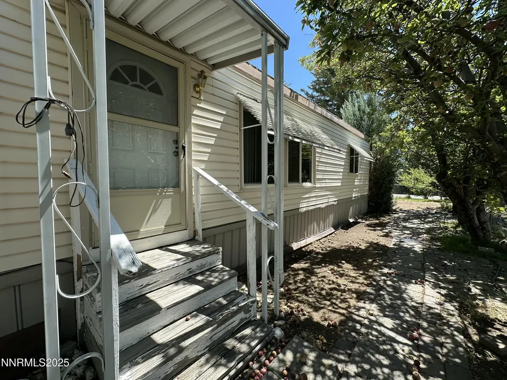 17870 Fantail Reno NV 89508