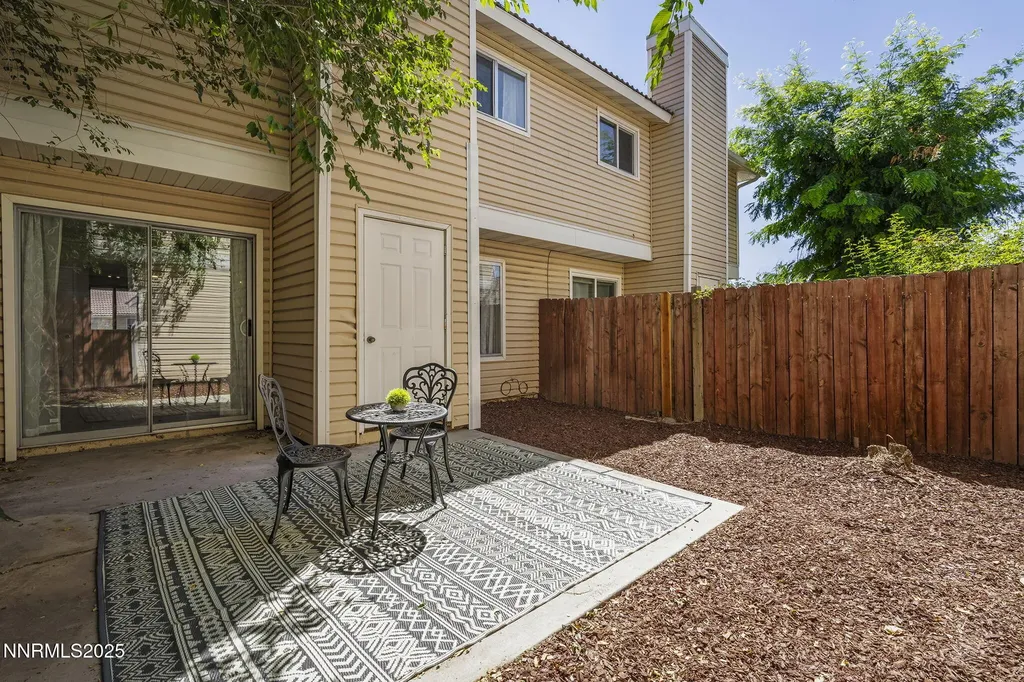 1056 Bradley Sparks NV 89434