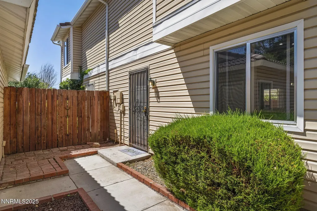 1056 Bradley Sparks NV 89434
