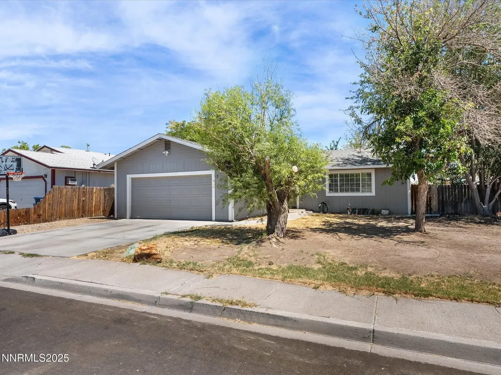 327 Burntwood Fallon NV 89406