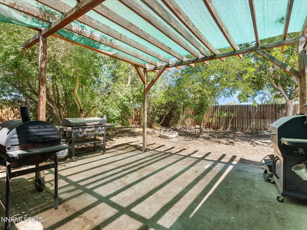 327 Burntwood Fallon NV 89406
