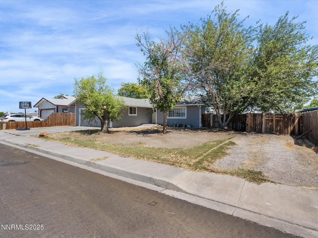 327 Burntwood Fallon NV 89406