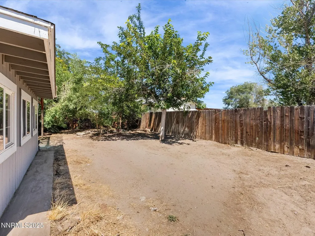 327 Burntwood Fallon NV 89406
