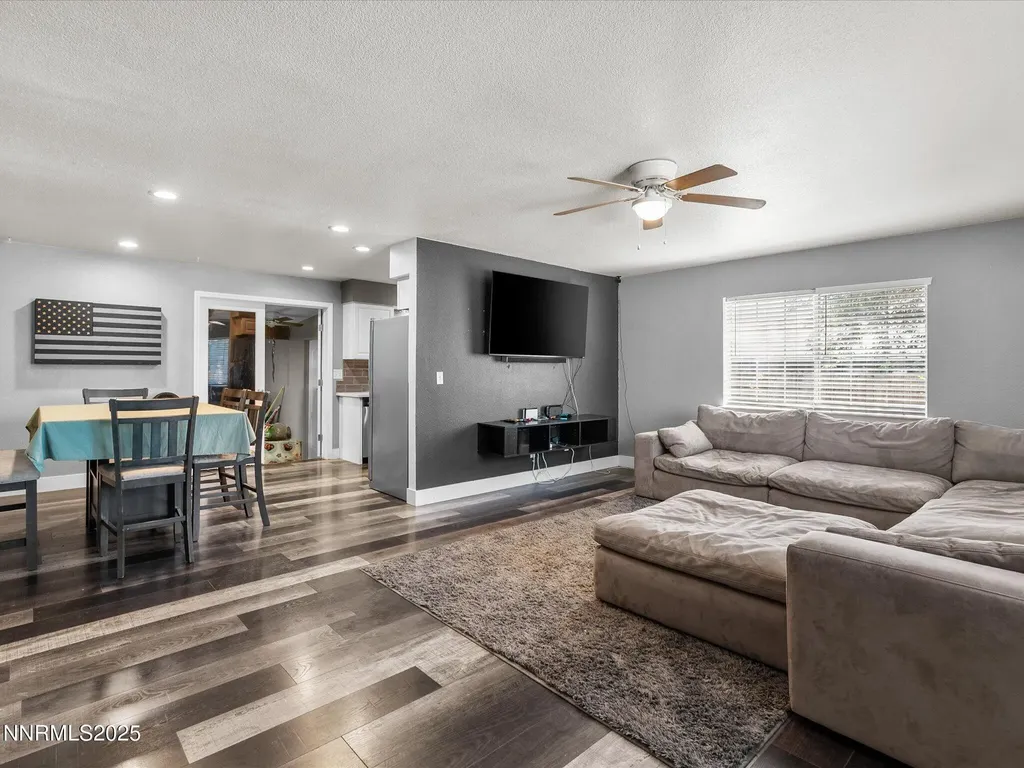 327 Burntwood Fallon NV 89406