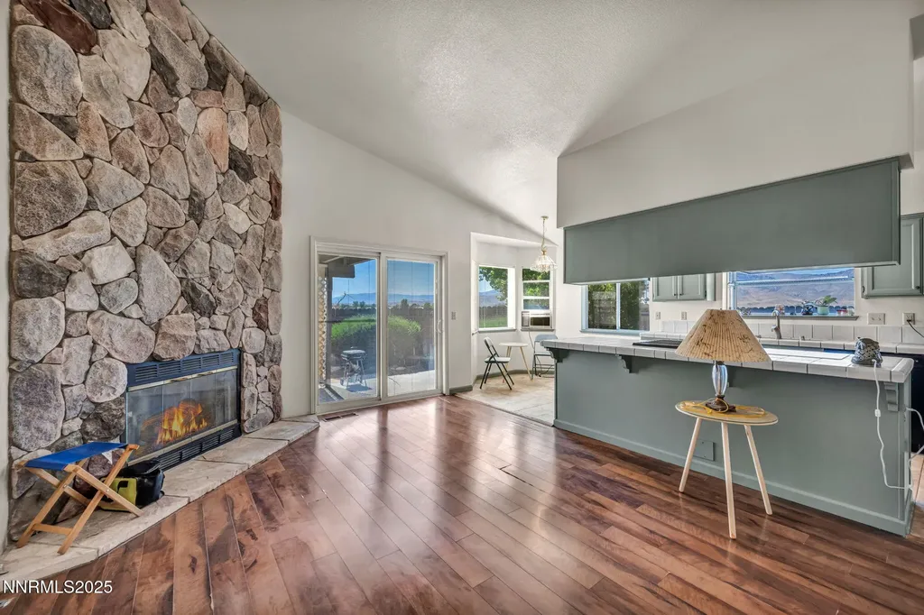 241 Woodlake Dayton NV 89403