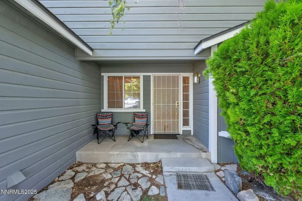 241 Woodlake Dayton NV 89403