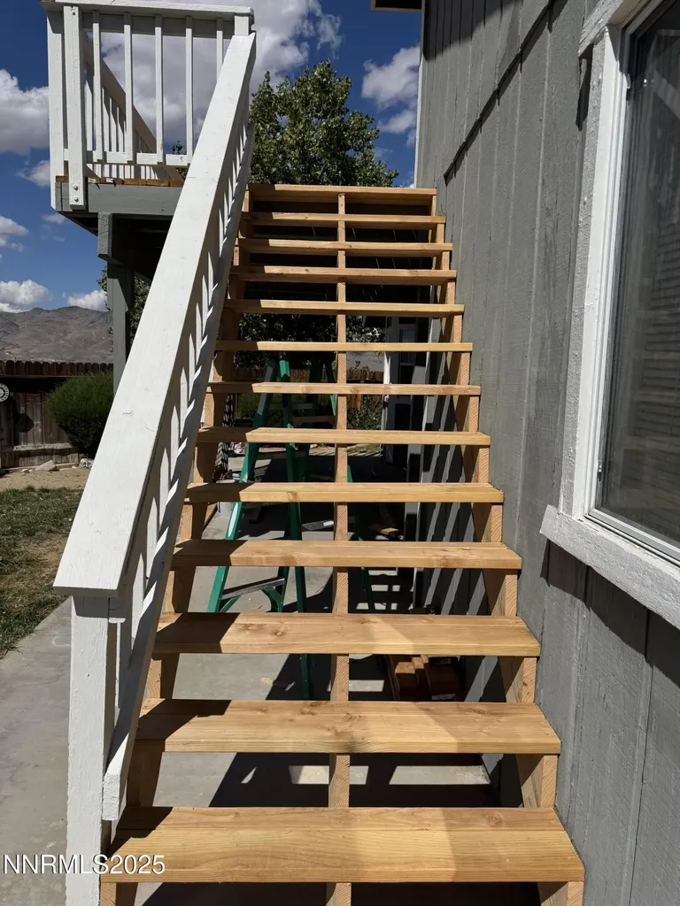 241 Woodlake Dayton NV 89403