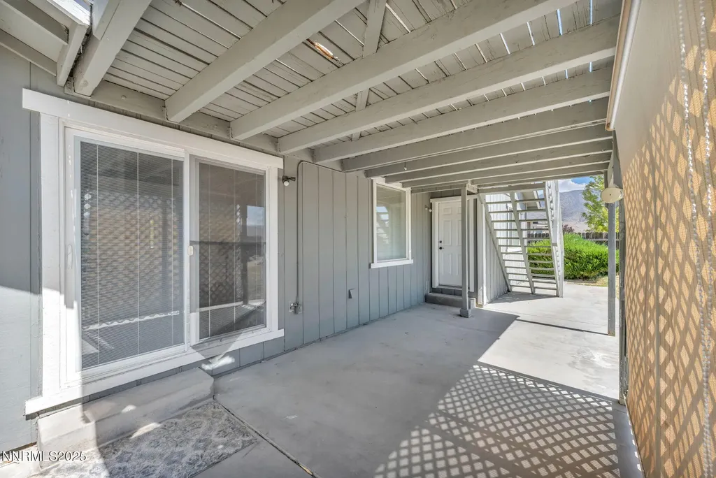 241 Woodlake Dayton NV 89403