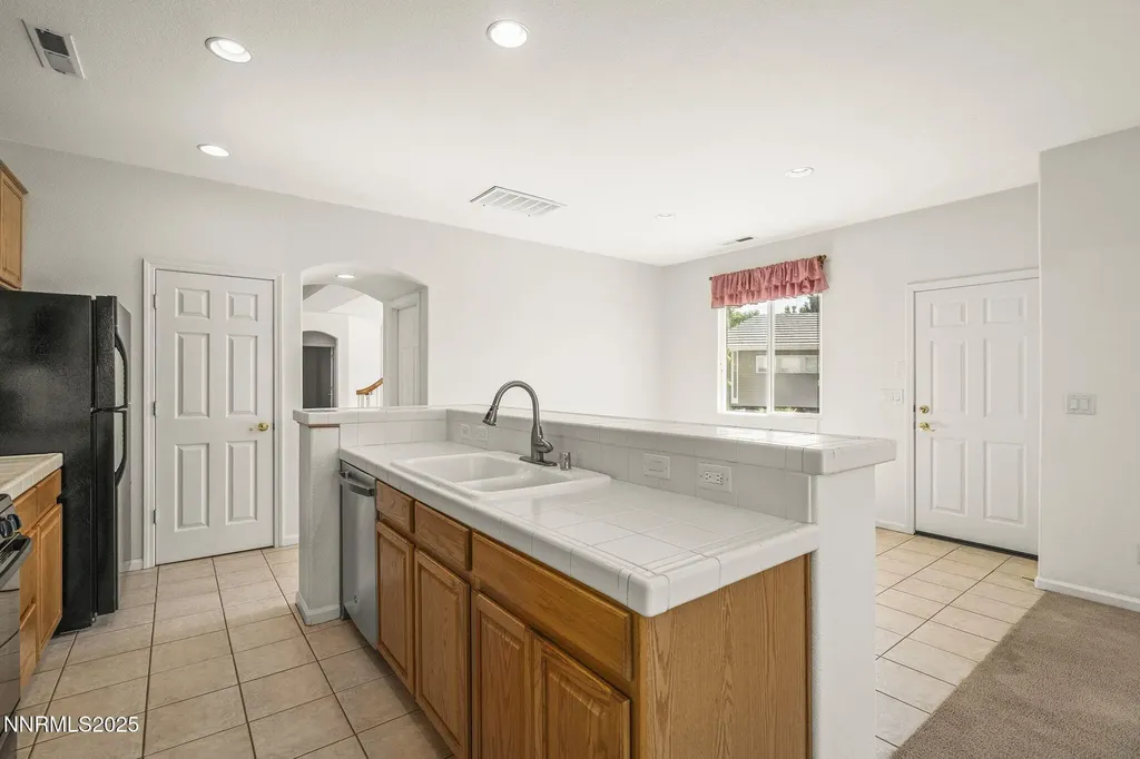 2608 Arrowsmith Sparks NV 89436
