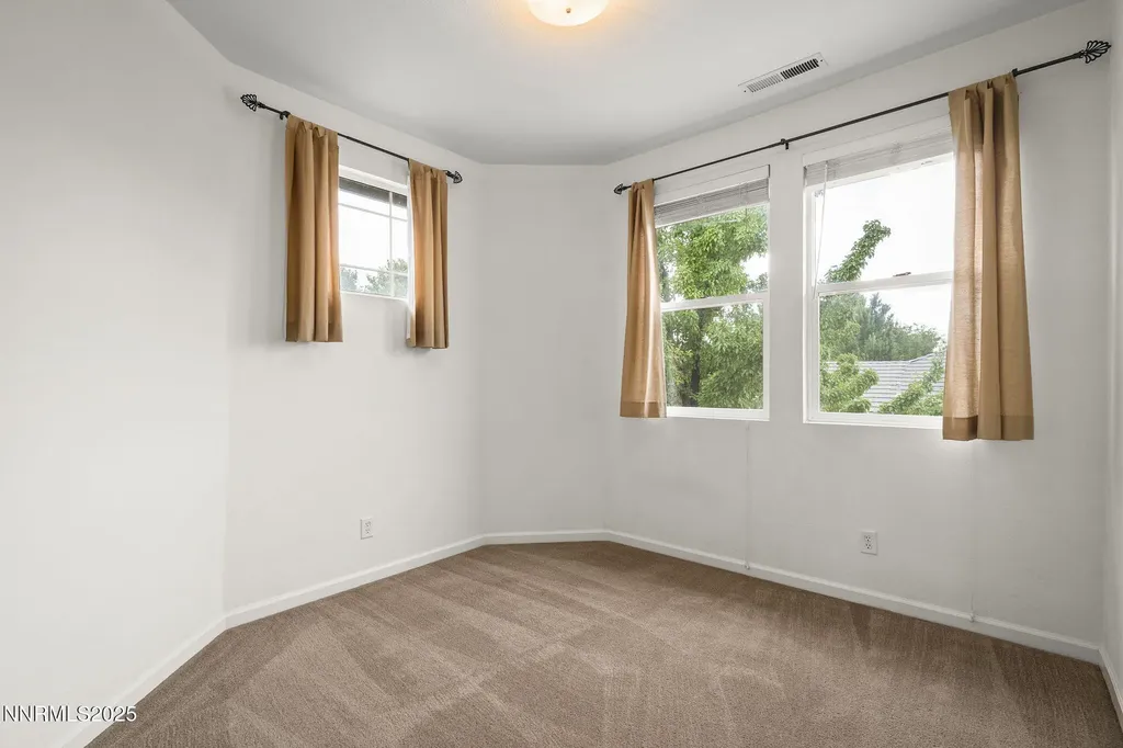 2608 Arrowsmith Sparks NV 89436
