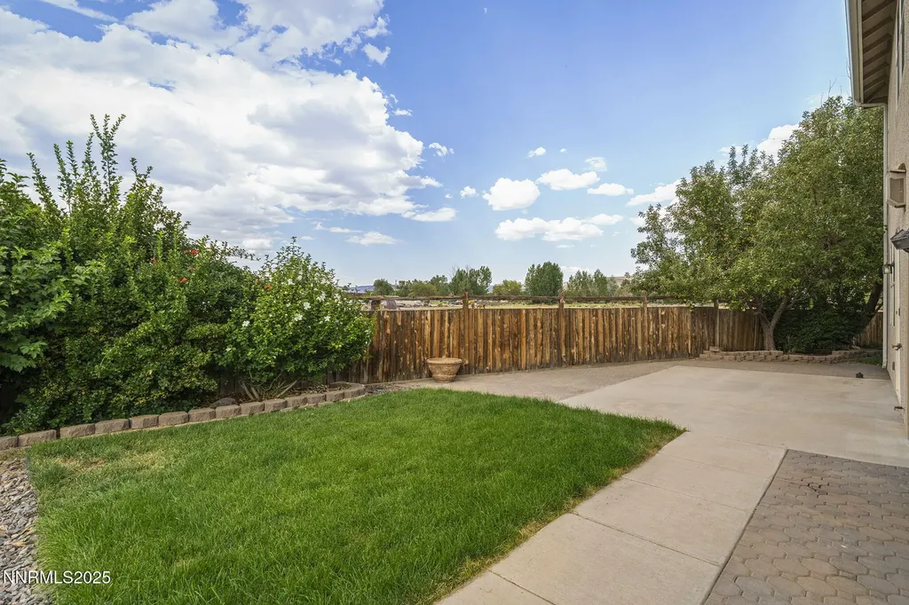 2608 Arrowsmith Sparks NV 89436