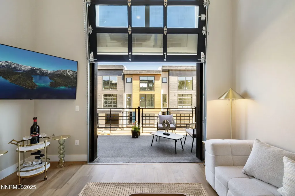3826 Lakeside Reno NV 89509