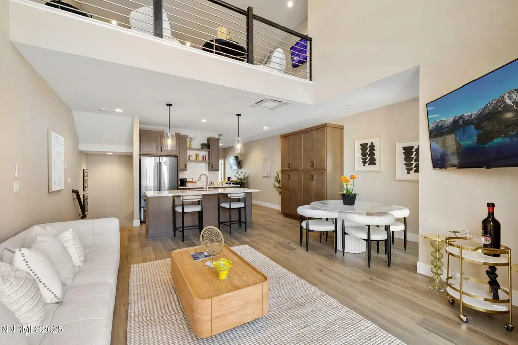 3826 Lakeside Reno NV 89509