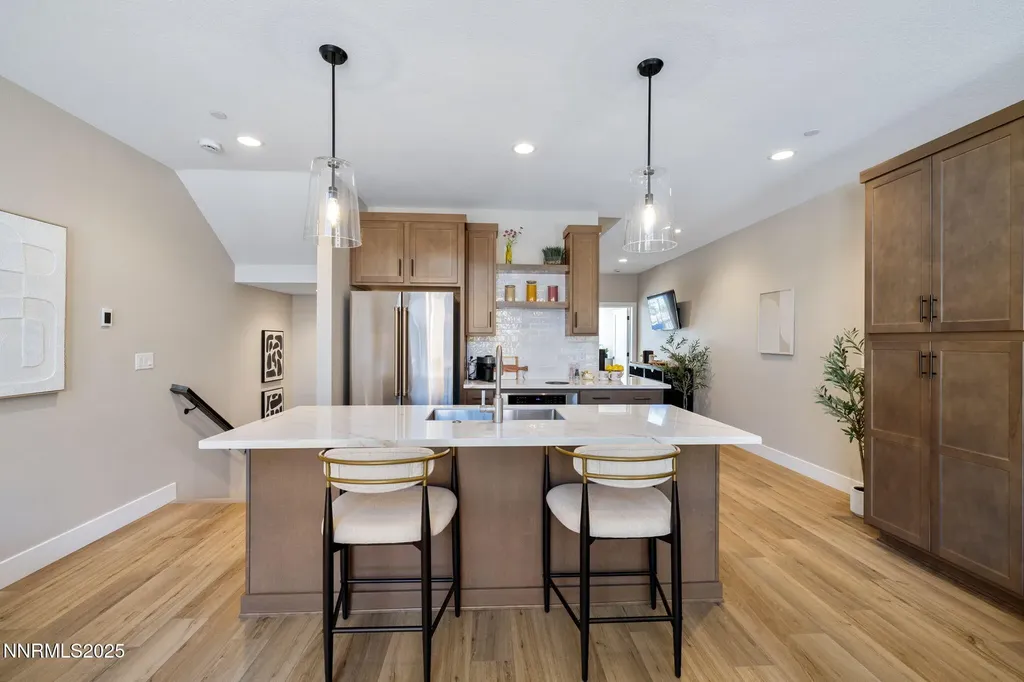 3834 Lakeside Reno NV 89509
