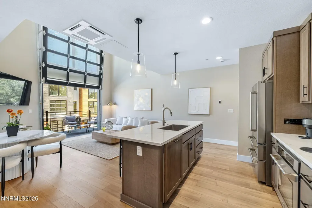 3834 Lakeside Reno NV 89509
