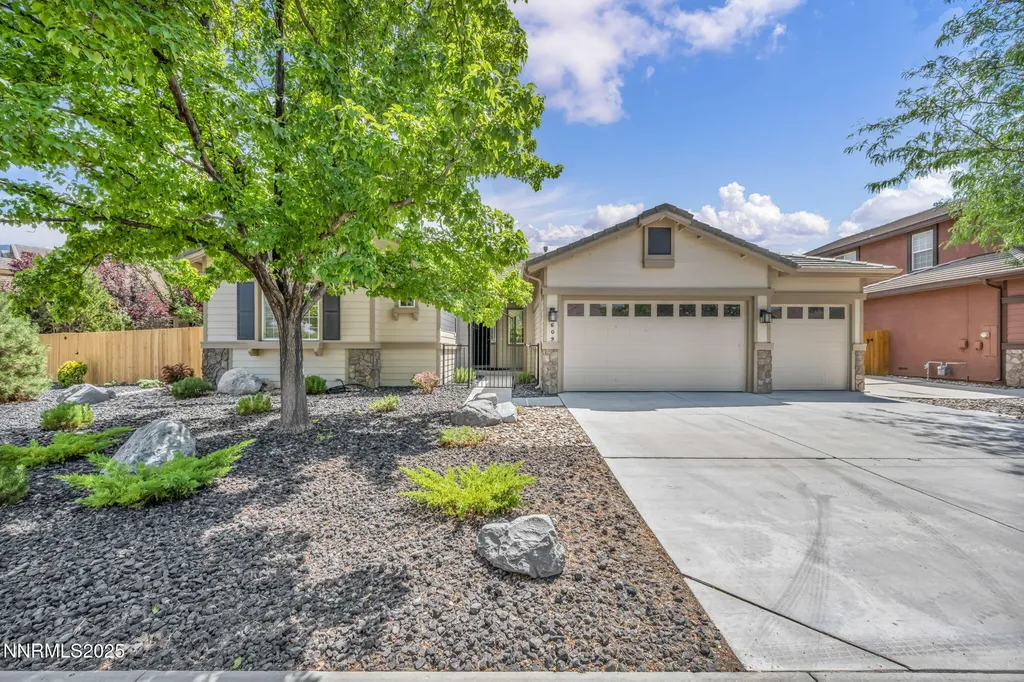 609 St Andrews Dayton NV 89403