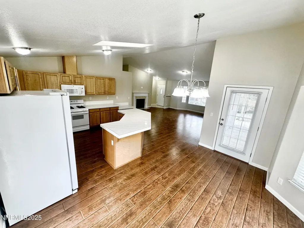 1359 Nightingale Spanish Springs NV 89441