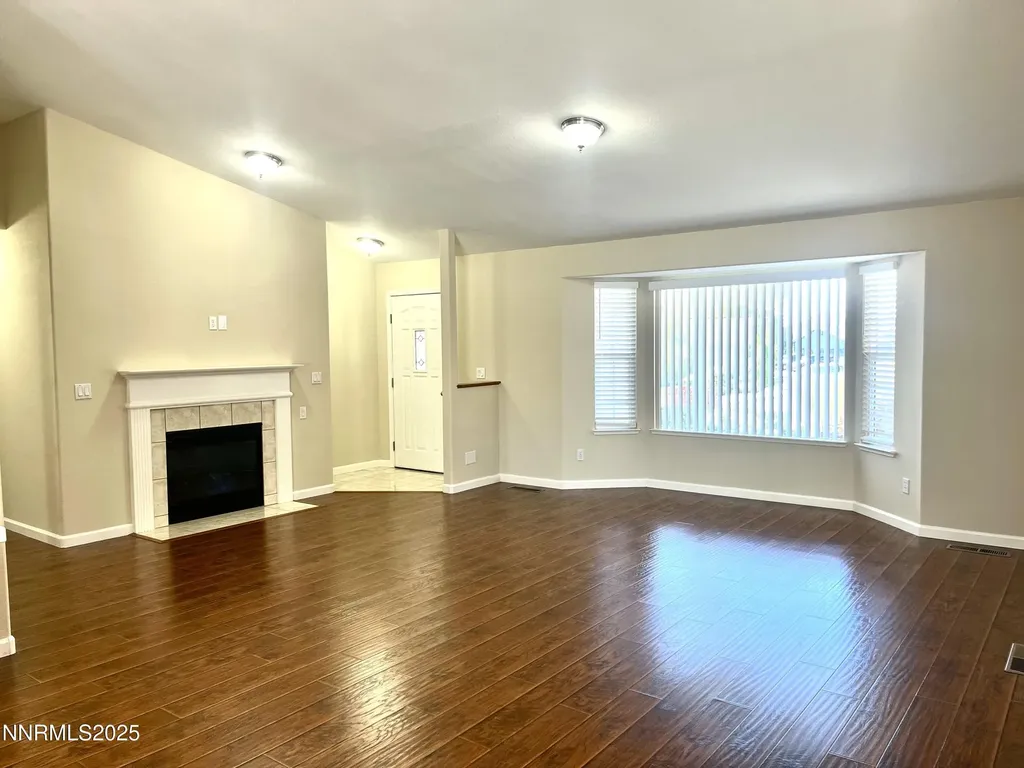 1359 Nightingale Spanish Springs NV 89441