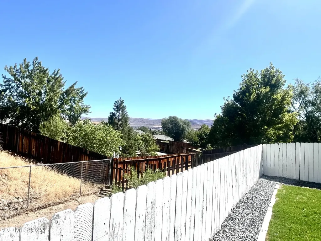 1359 Nightingale Spanish Springs NV 89441