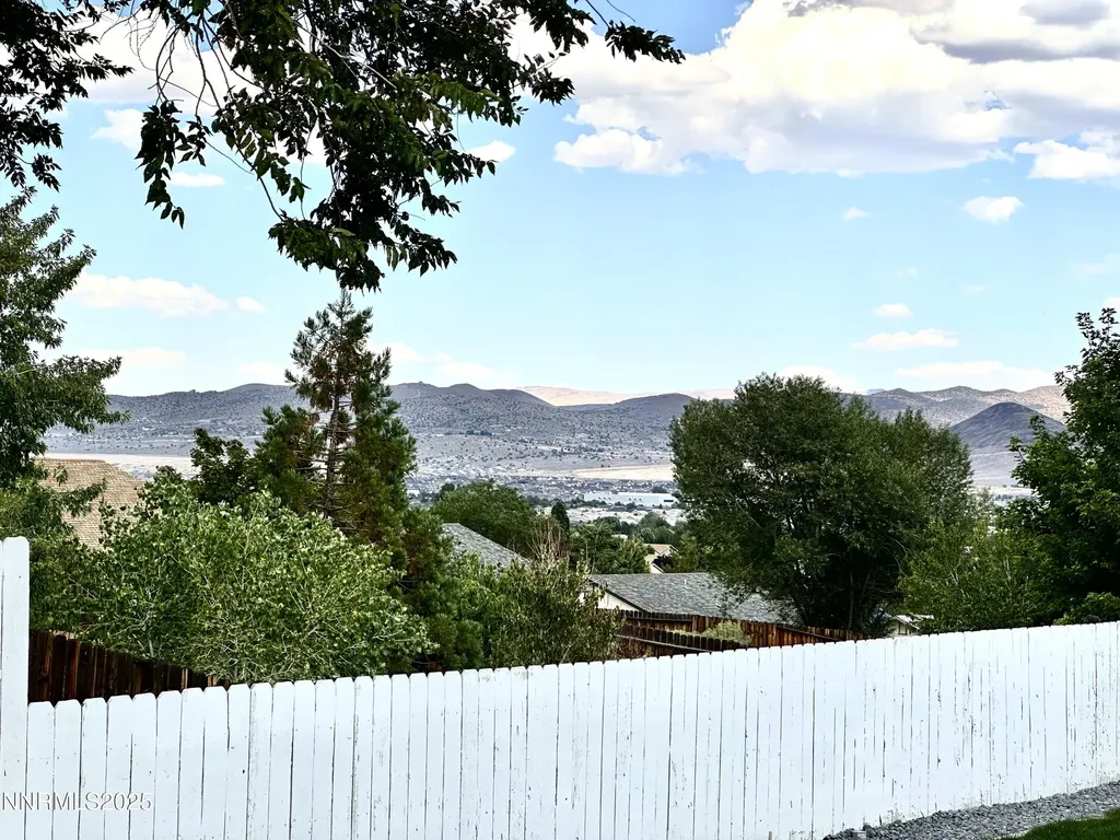 1359 Nightingale Spanish Springs NV 89441