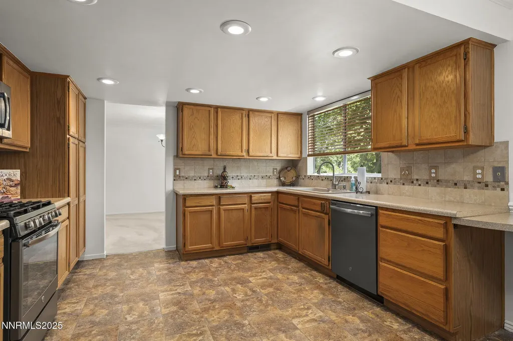 6148 Greenbrook Reno NV 89511