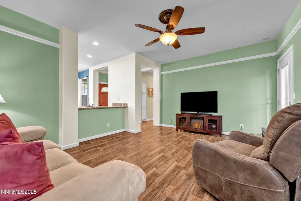 9976 Grand Falls Reno NV 89506
