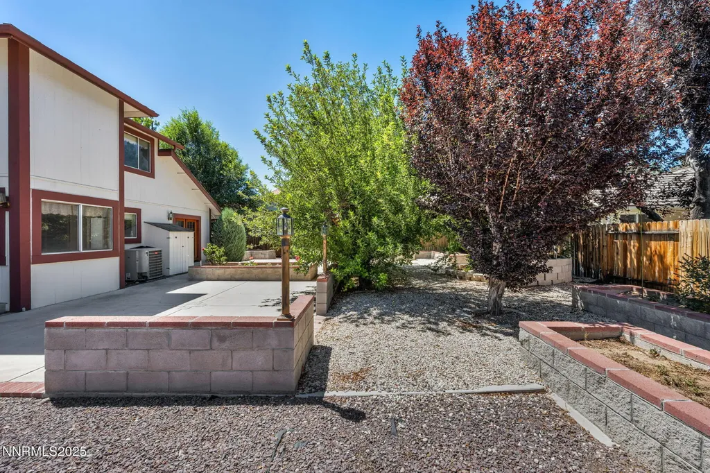 1701 Lantana Minden NV 89423