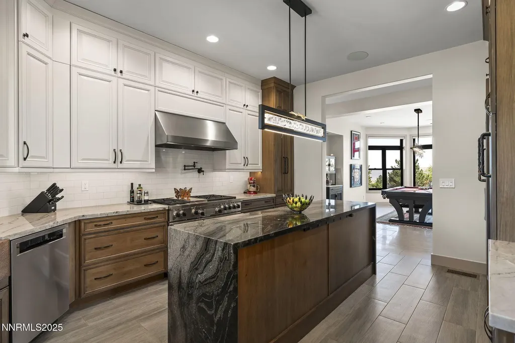 6177 Featherstone Reno NV 89511