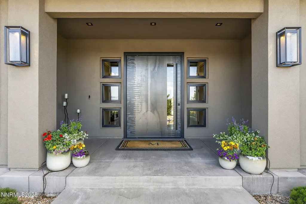 6177 Featherstone Reno NV 89511