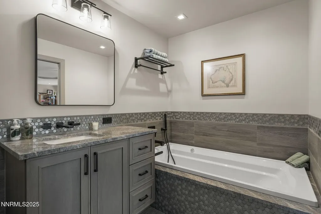 6177 Featherstone Reno NV 89511