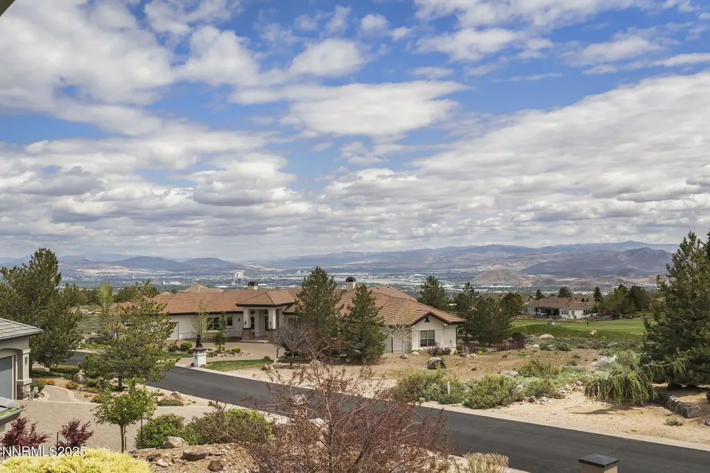 6177 Featherstone Reno NV 89511