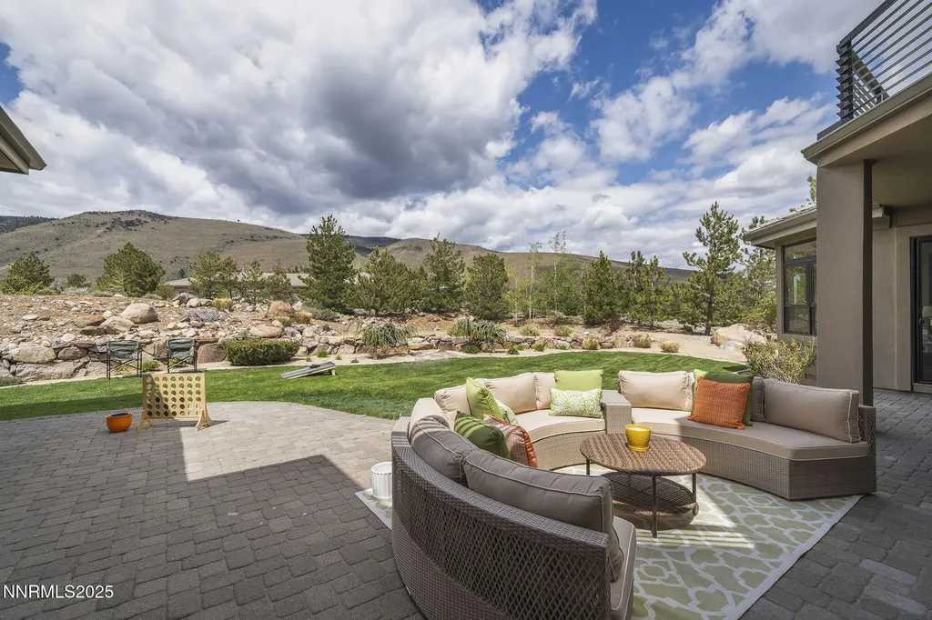 6177 Featherstone Reno NV 89511