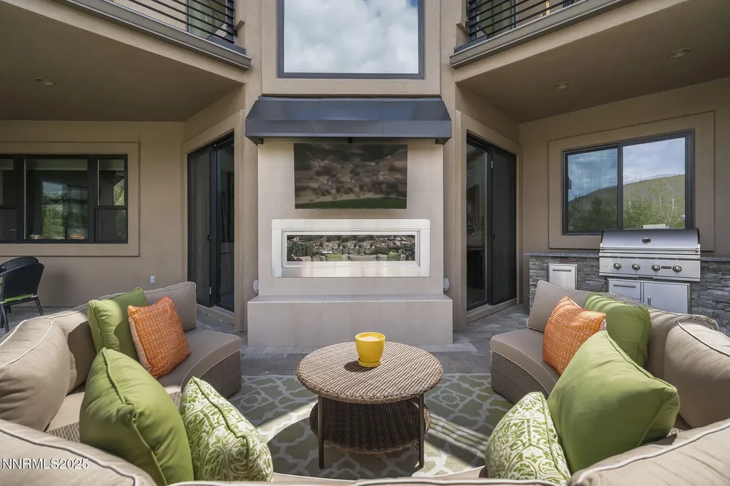 6177 Featherstone Reno NV 89511