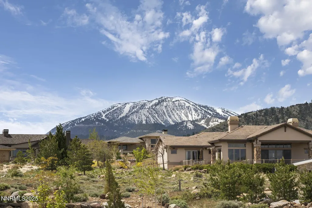 6177 Featherstone Reno NV 89511