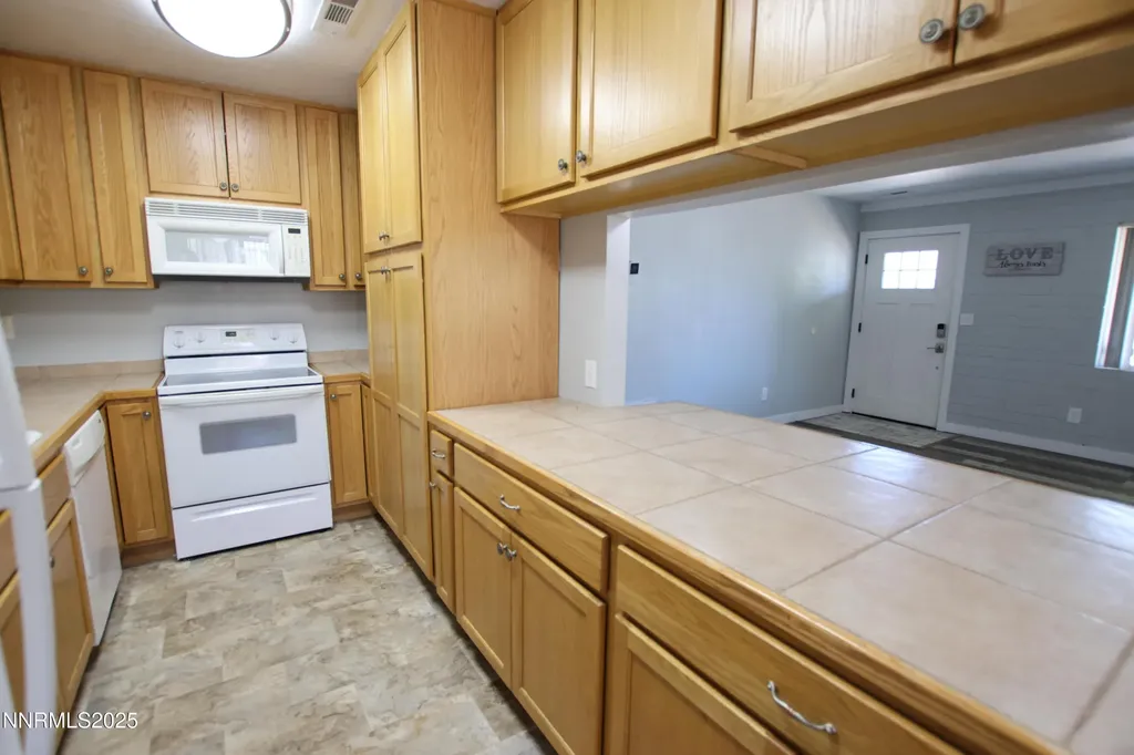 824 H Hawthorne NV 89415