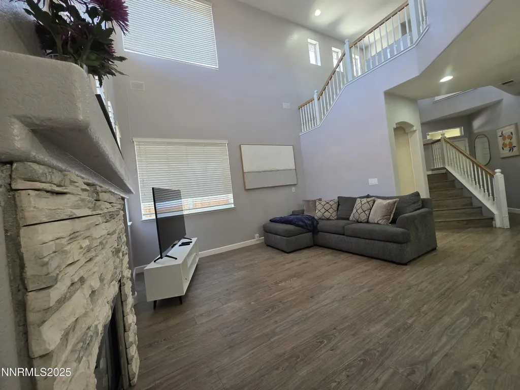 6140 Black Gypsum Sparks NV 89436