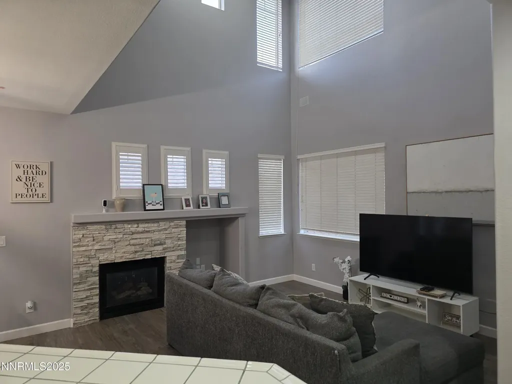 6140 Black Gypsum Sparks NV 89436